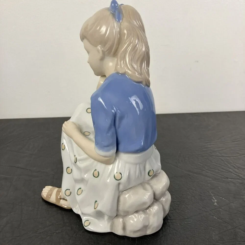 Porcelain Girl Figurine 8‑7148 Sitting Pose Pastel Dress Vintage Style Decor HTF
